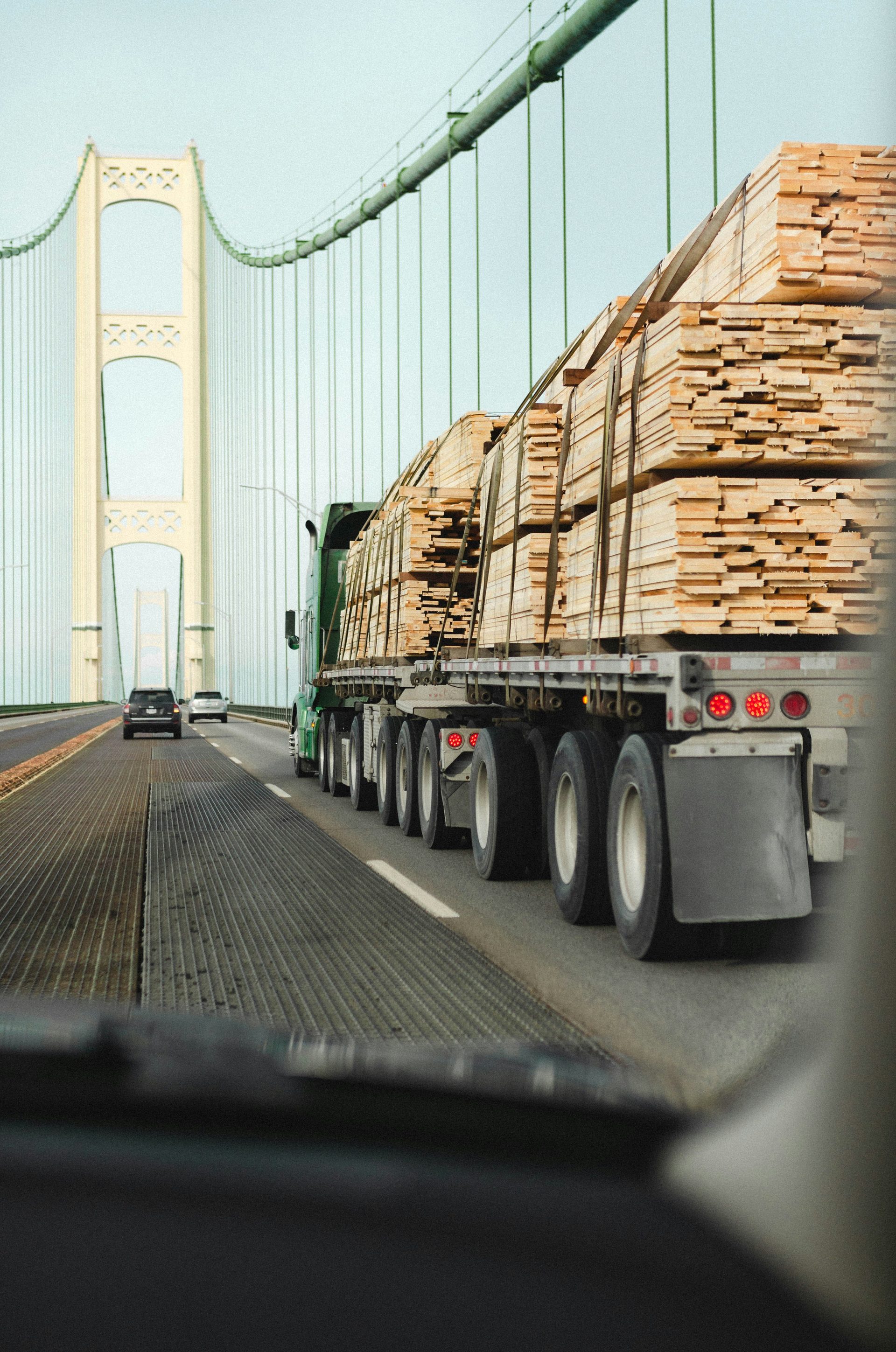 NLE freight truck on Tennessee highway